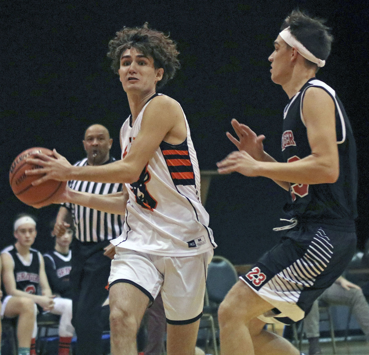 Jake Lock driving to the hoop